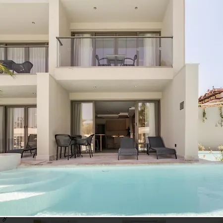 Chic With Balcony Direct Pool Access Fethiye